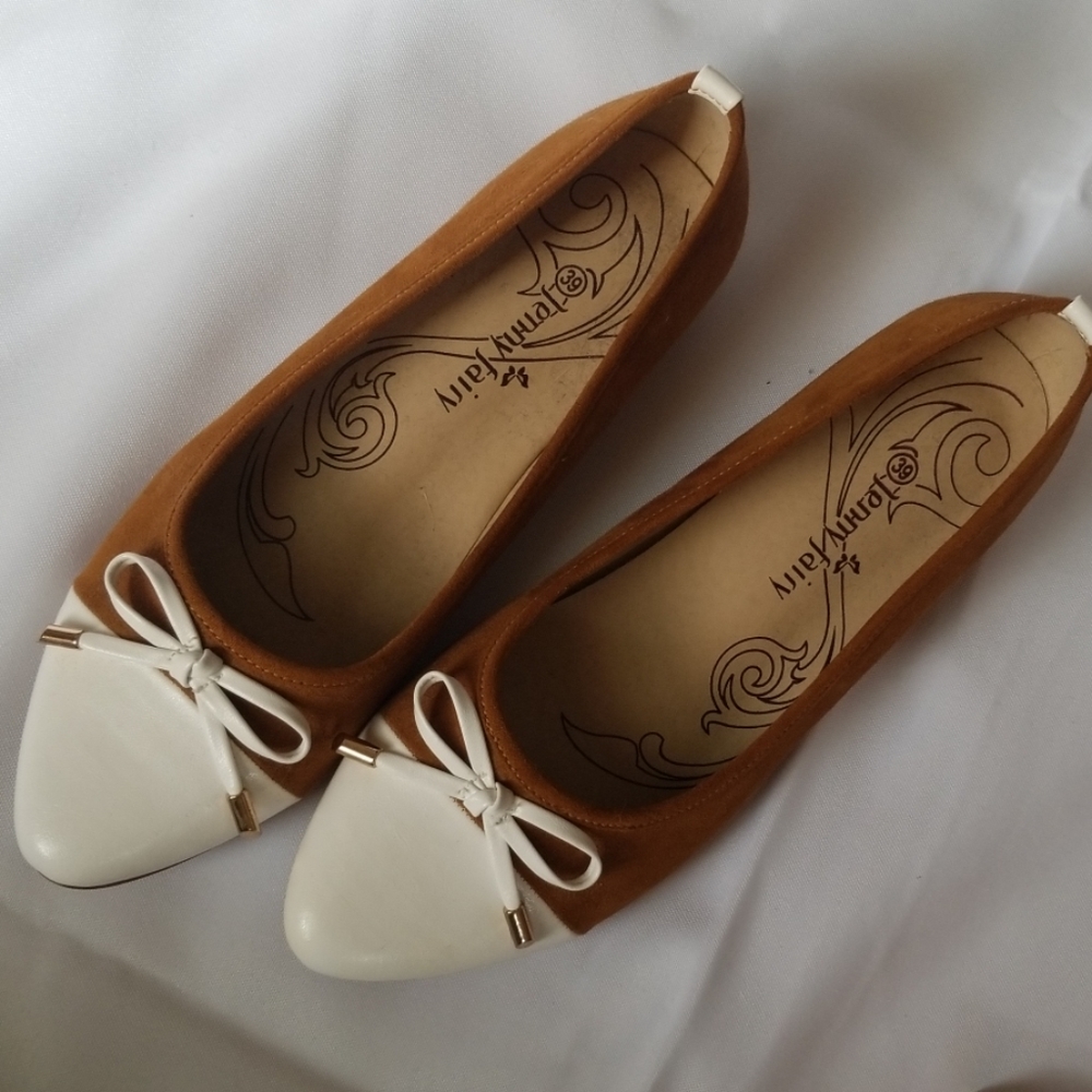 EUC Dressy Flats